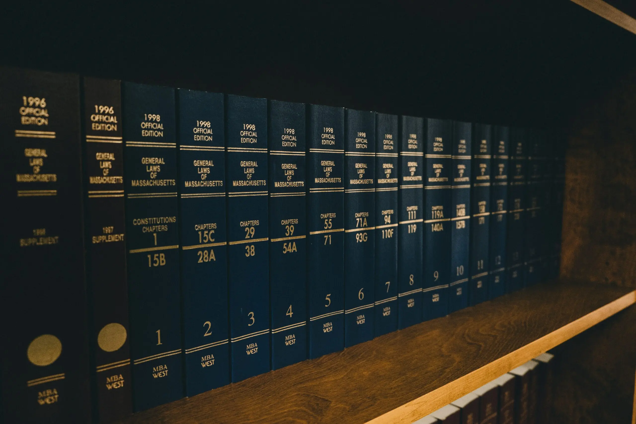 ISO 27001: Rechtliche und vertragliche Anforderungen im Griff